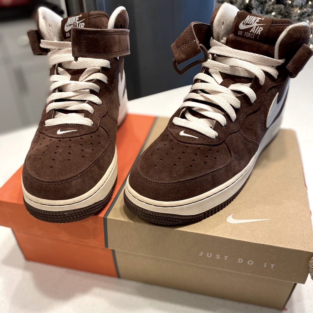 Mocha Mid Air Force